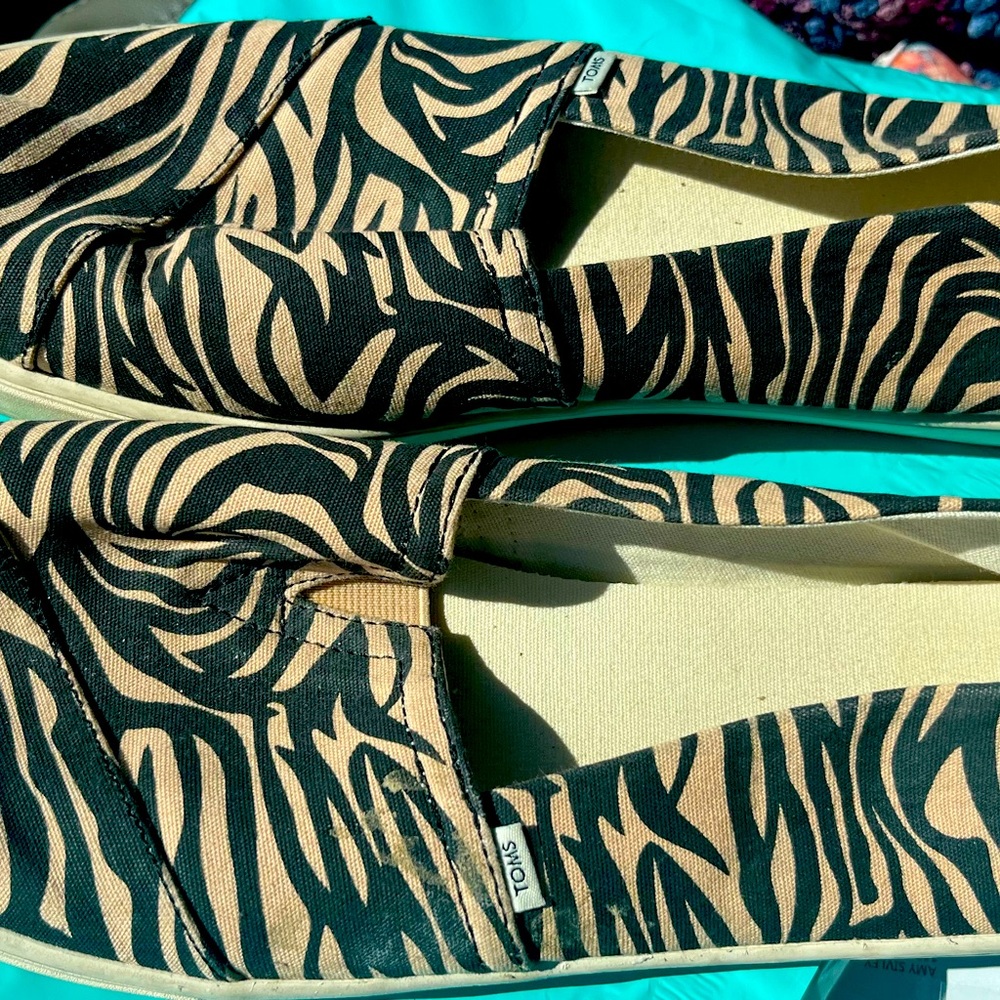 Zebra print brown and tan TOMS Women’s size 12
